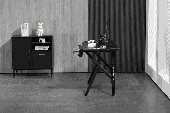 Erneuern Sie Ihre Spielanlage mit Alinunu Modern Gaming Table Metal RGB Lichter USB Kabel