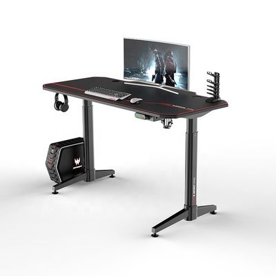 Individuell angepasster Spielstuhl und Tisch für E-Sport-Computer